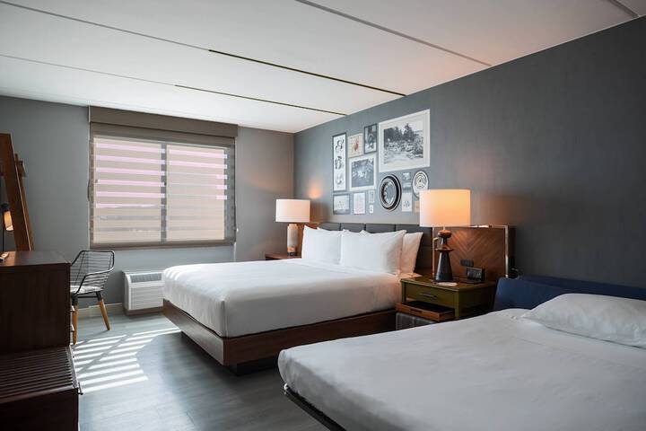 Room 53 of 103