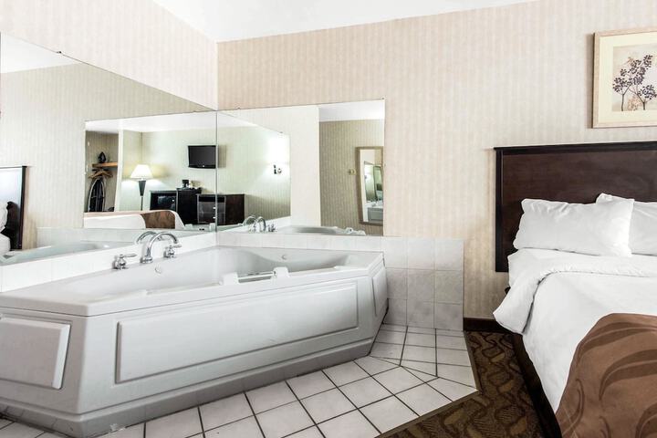 Room 34 of 46