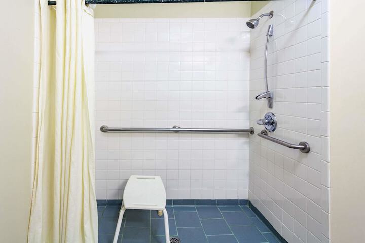 Room 5 of 16
