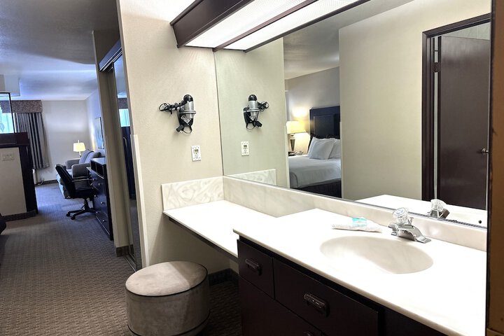 Room 14 of 27