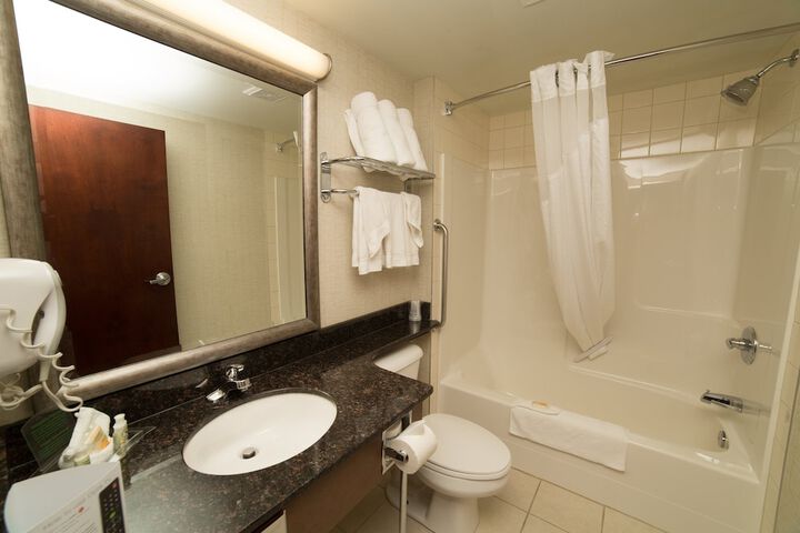 Room 32 of 39