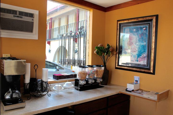 Breakfast/Coffee Service 10 of 11