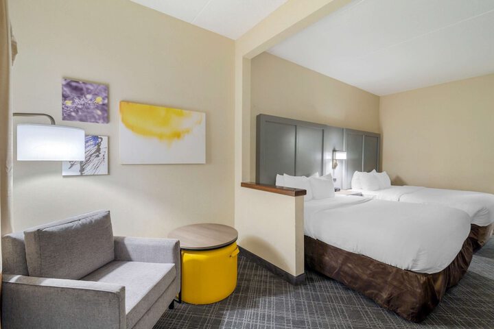 Room 10 of 31