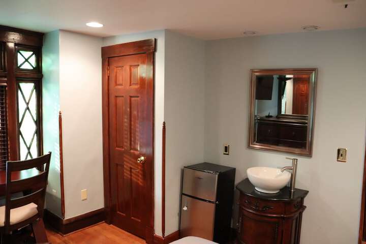 Room 21 of 36