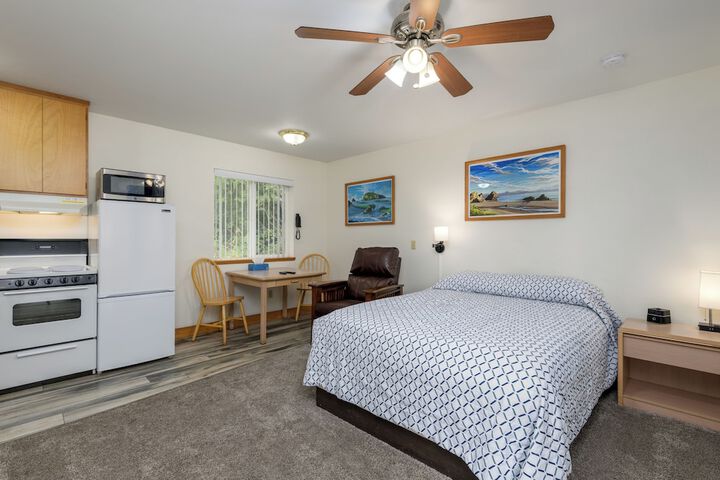 Room 9 of 18