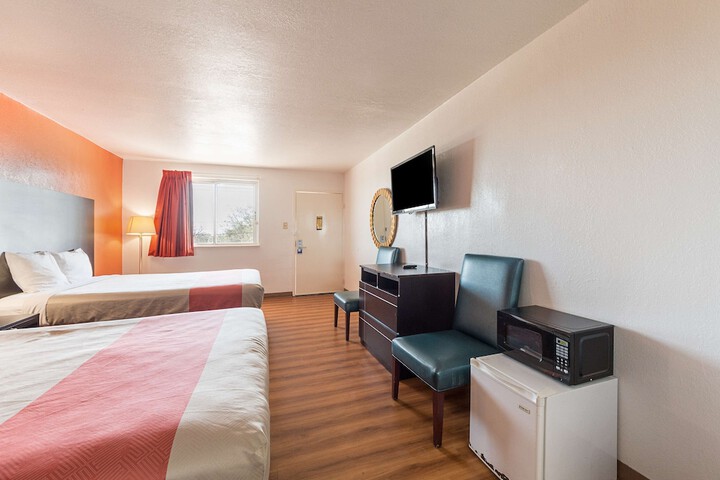 Room 19 of 48