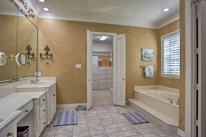 Families Welcome! Lavish Celina Home w / Game Room