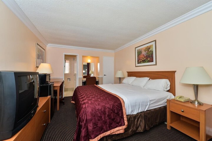 Room 22 of 40