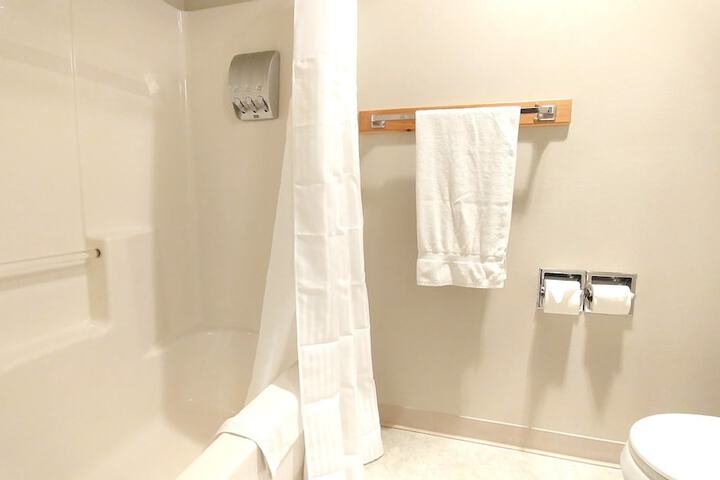 Room 50 of 71