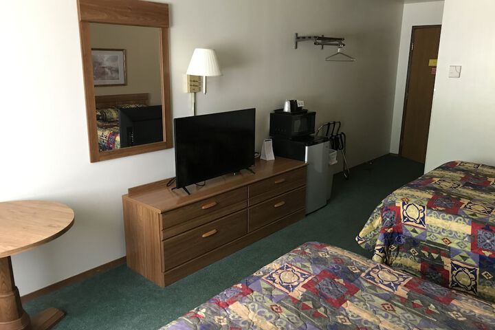 Room 4 of 10