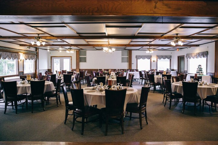 Ballroom/Hall 19 of 20