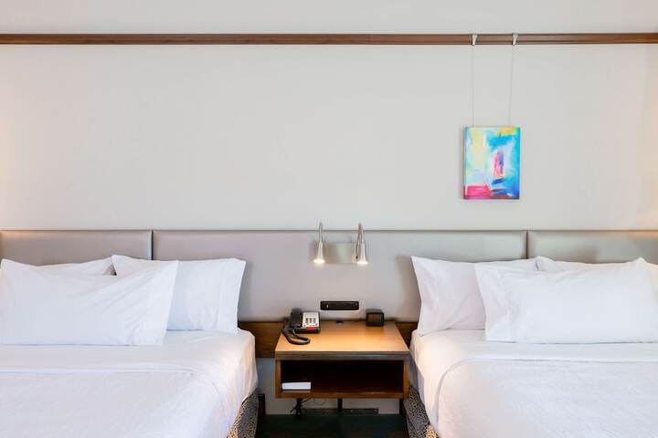 Room 10 of 83