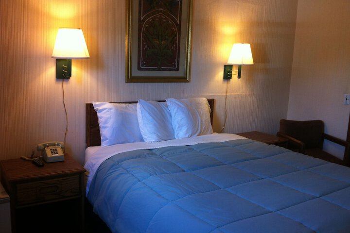 Green Crest Motel