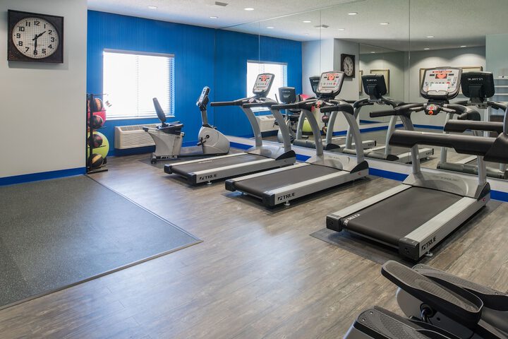 Holiday Inn Express Hotel & Suites Burlington by IHG