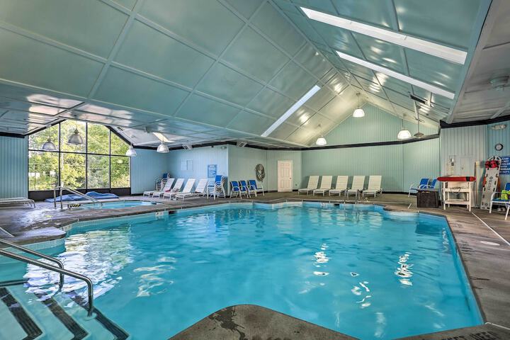 Deck Fire Pit & Pool Access at Poconos Retreat!