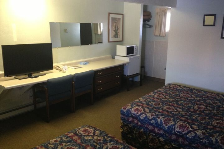 Room 28 of 34
