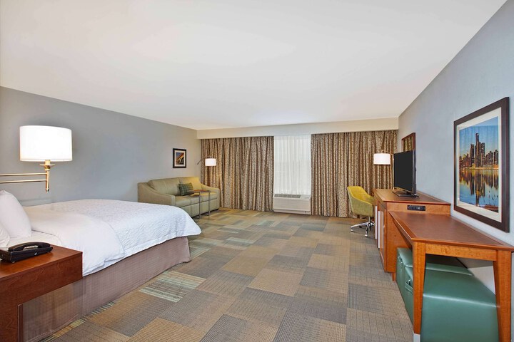 Room 13 of 40