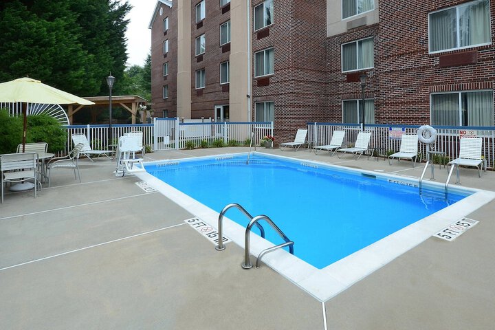 Pool 4 of 29