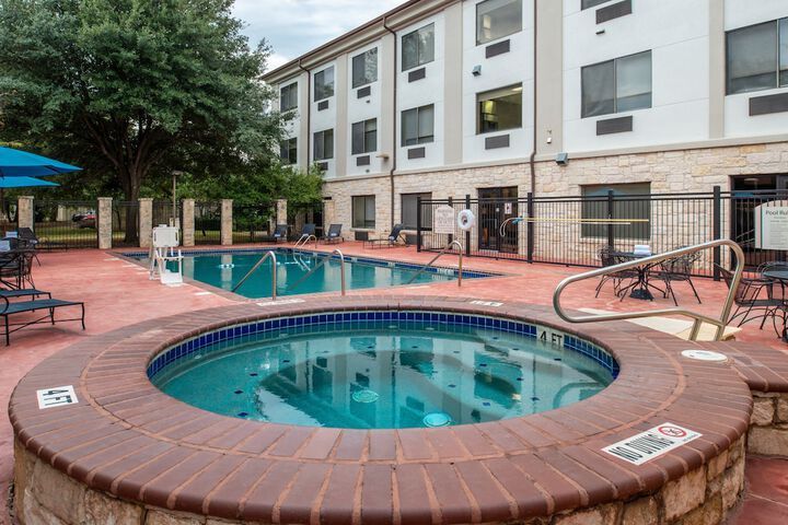 Pool 4 of 26