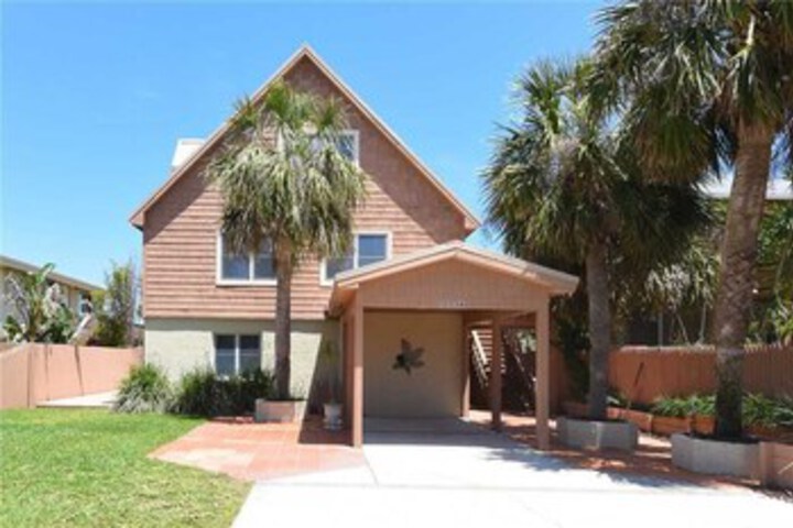 Going Coastal Beach House Four Bedroom Home