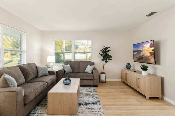 Spacious Duplex Zephyrhills #2