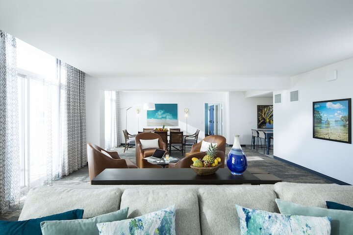 Room 43 of 62
