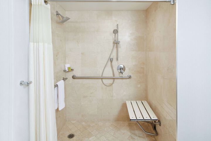 DoubleTree by Hilton Torrance - South Bay