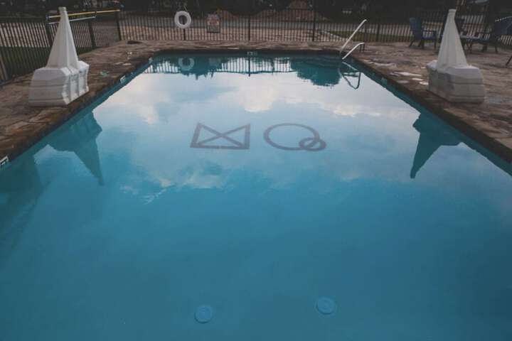 Pool 4 of 15