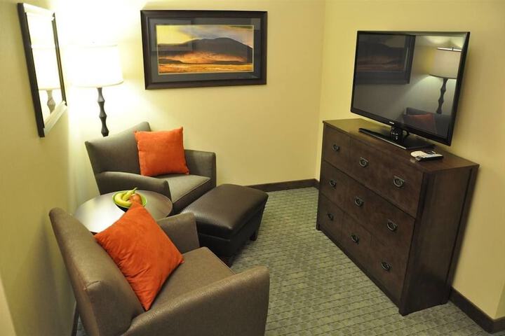 Little Missouri Inn & Suites