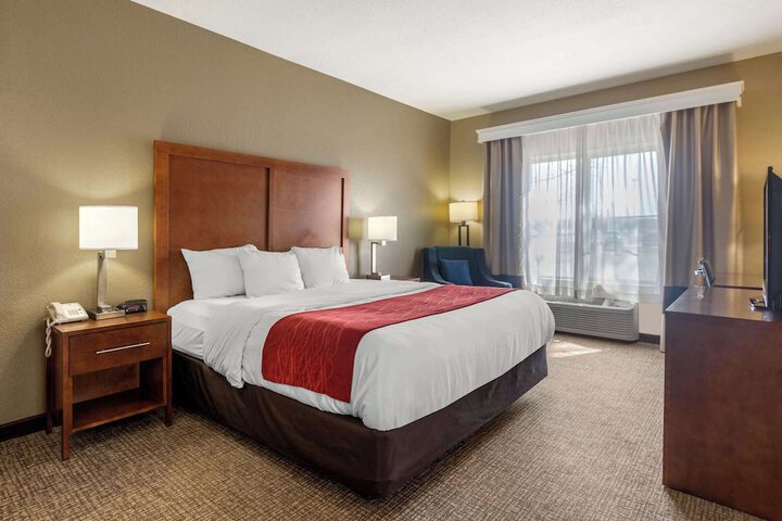 Comfort Inn & Suites Pittsburg KS