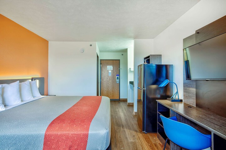 Motel 6 Percival IA