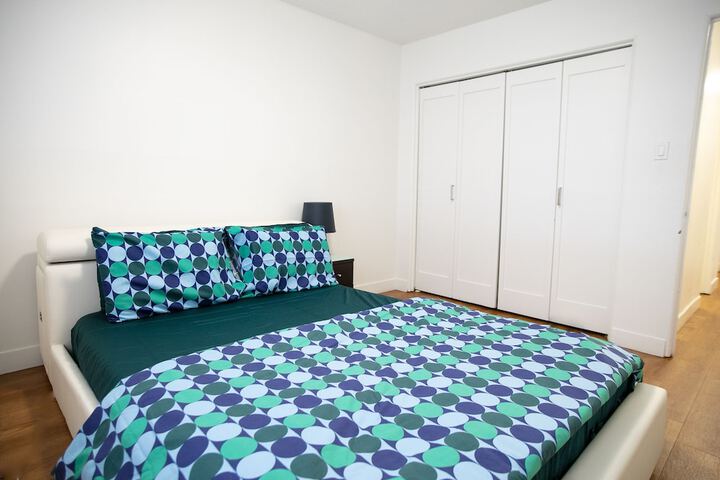 Room 32 of 51