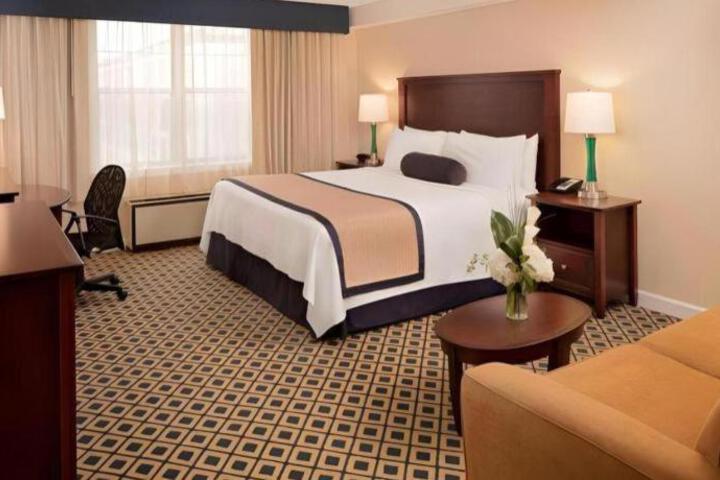 Westford Regency Inn & Conference Center
