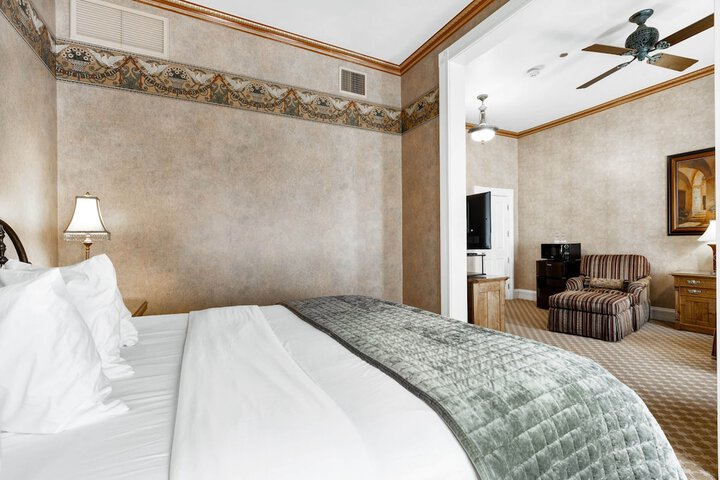 Room 58 of 128