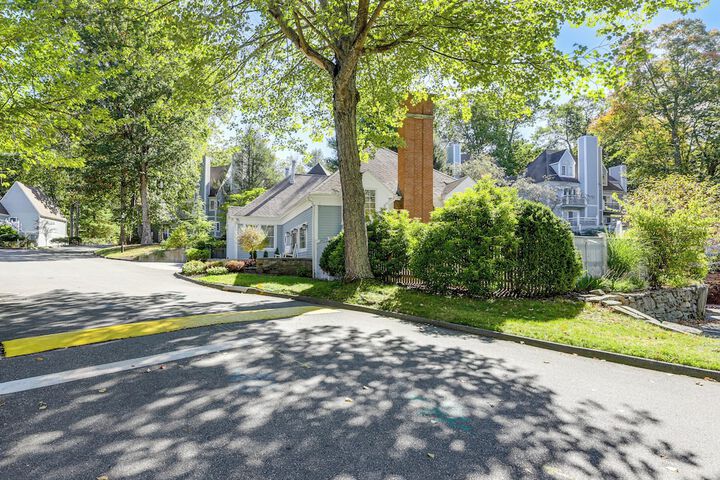 Norwich Vacation Rental w / Golf Course Views!