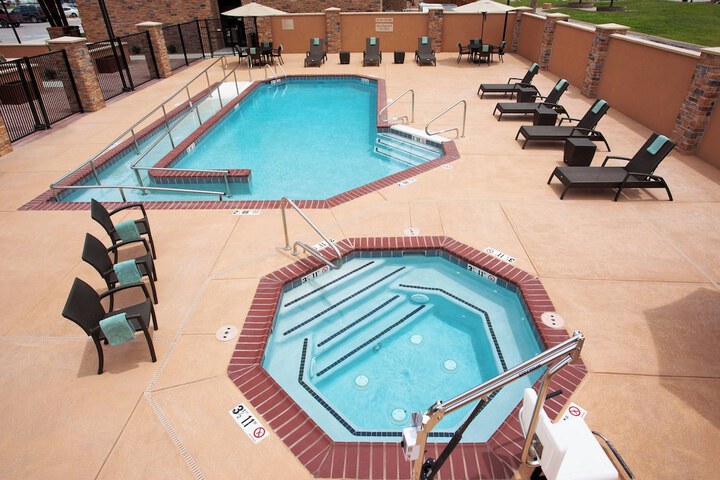 Pool 2 of 29
