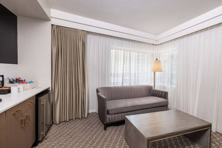 Room 57 of 121