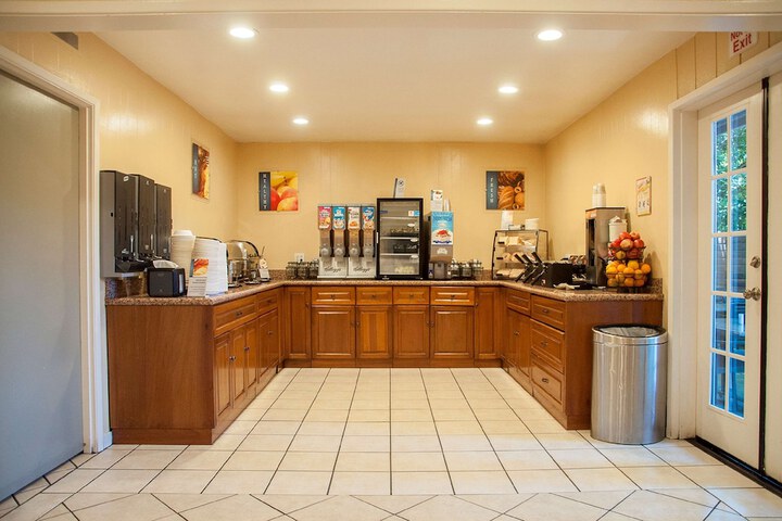 Best Western Village Inn