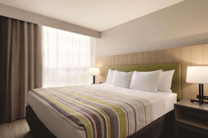 Country Inn & Suites by Radisson Ft. Atkinson, WI