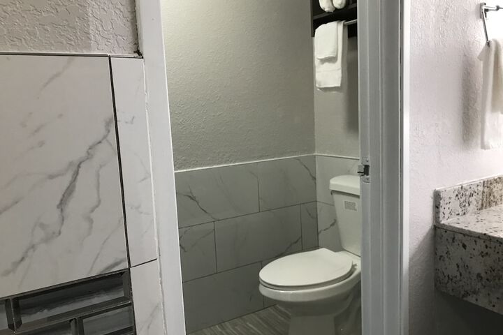 Room 13 of 35