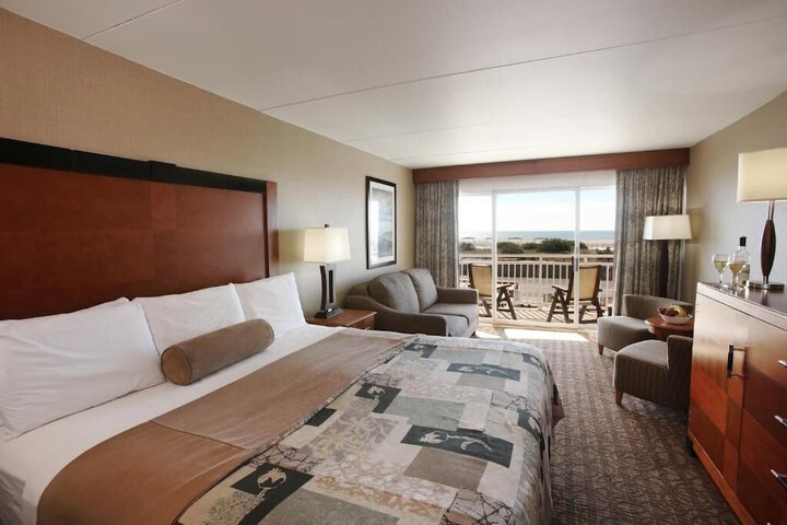 Room 48 of 76