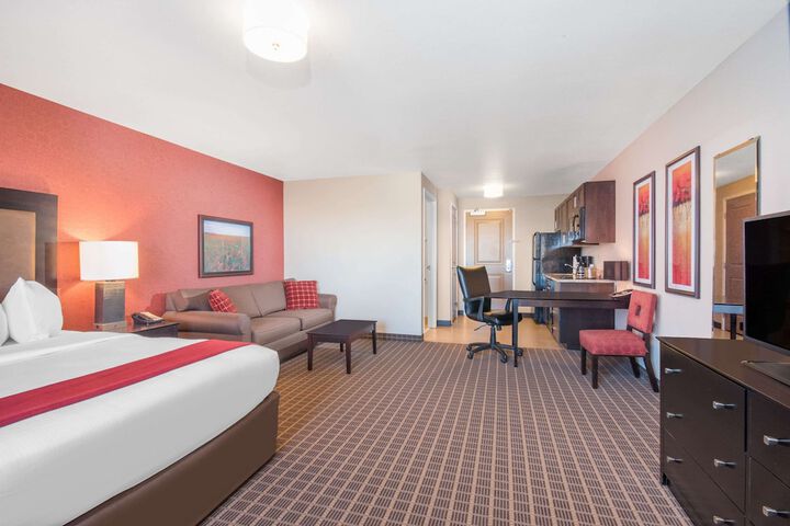 Hawthorn Extended Stay by Wyndham Dickinson