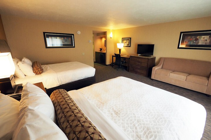 Evergreen Resort