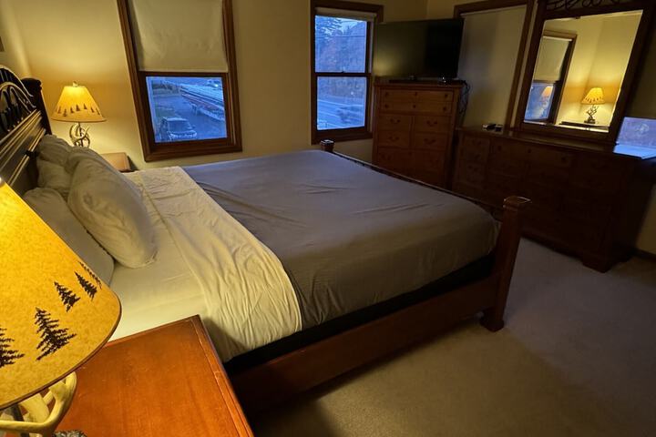 Room 27 of 99