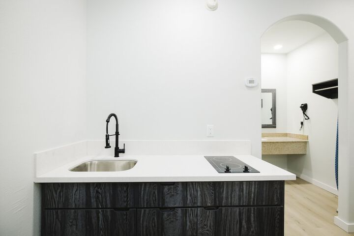 Sapphire Inn and Suites