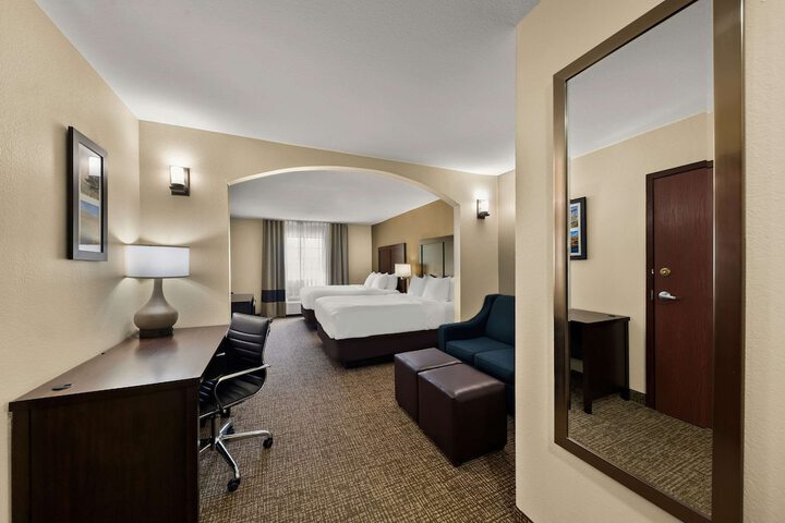 Room 35 of 39
