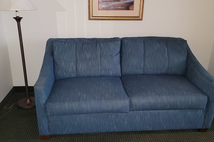 Room 28 of 60