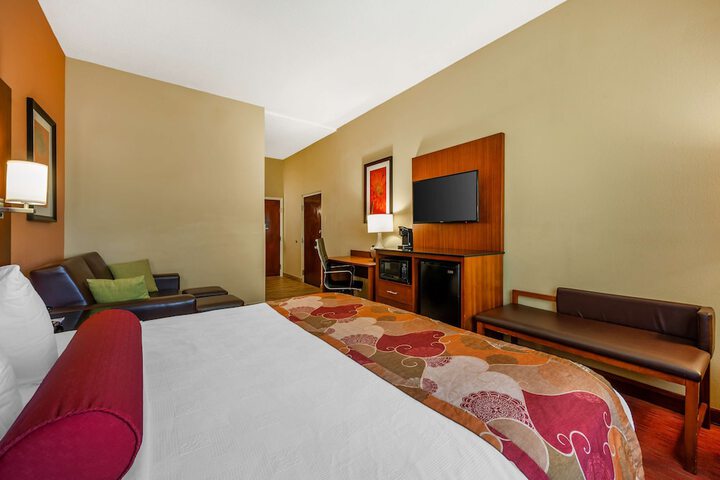 Room 12 of 33