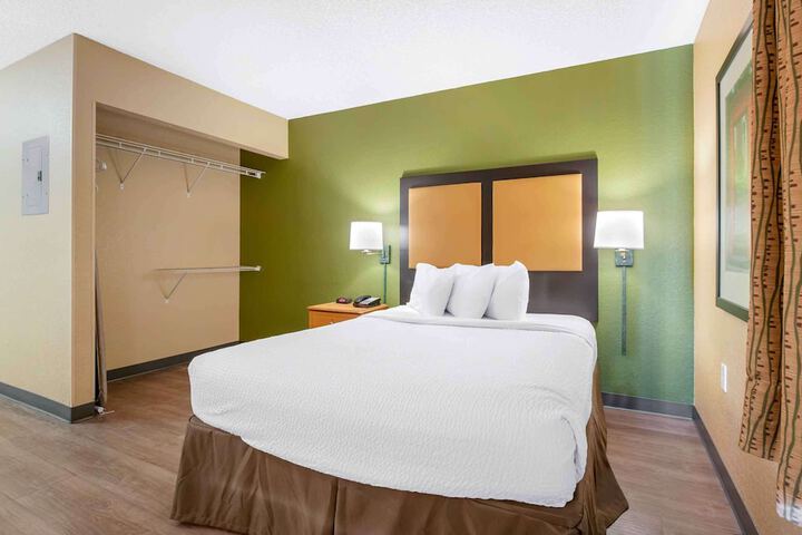 Room 34 of 37