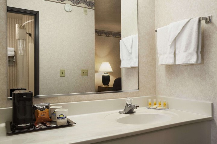 Days Inn by Wyndham Springville